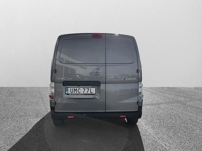 Begagnad Nissan e-NV200 Comfort 80 kW (109 HK) 2021 Gråmet Minibuss