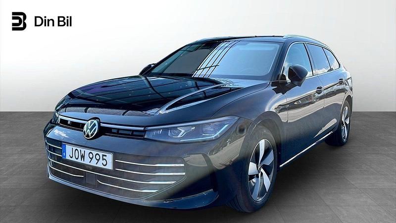 Svart Begagnad 2024 VW Passat Business Kombi | 384 900 kr (Lite dyr) - Bild 1/4