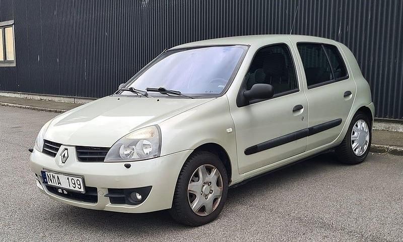 Begagnad Renault Clio R.S. 75 HK (55 kW) 2007 Ljusgrön (grön) Halvkombi