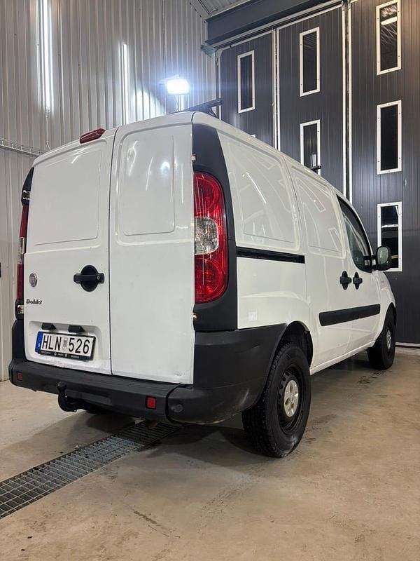Begagnad Fiat Doblò 75 HK (55 kW) 2008 Minibuss