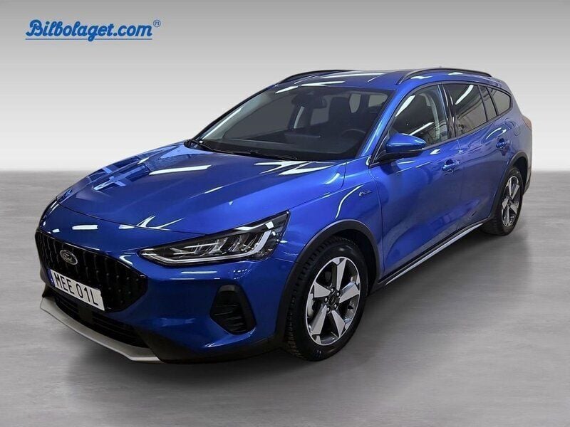 Blå Begagnad 2023 Ford Focus Active Kombi | 239 800 kr (Marknadspris) - Bild 1/4