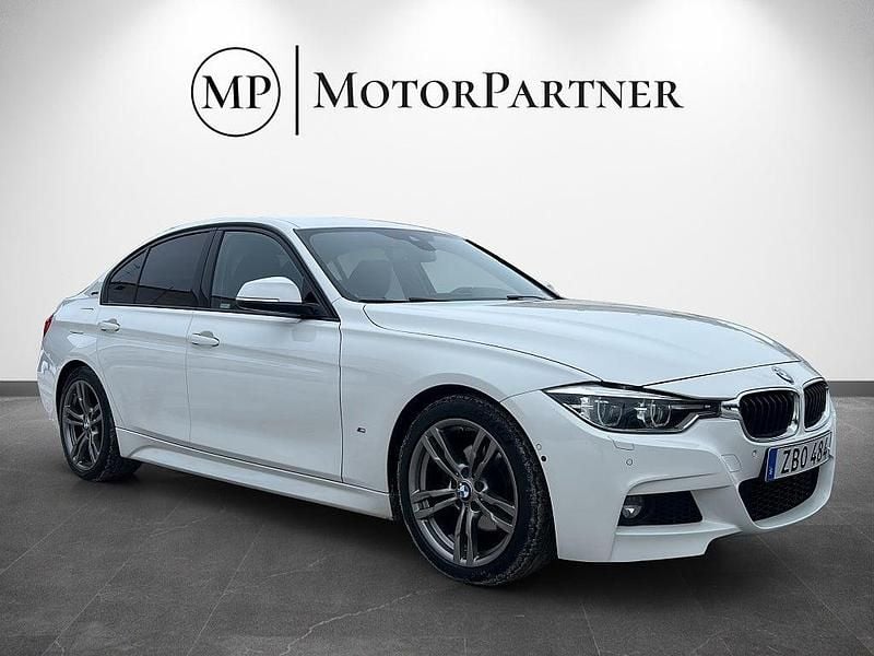 Begagnad BMW 330e M Sport 184 HK (135 kW) 2017 Vit Sedan