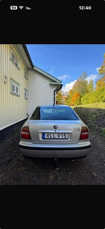 Begagnad 2000 Skoda Octavia Halvkombi | 22 000 kr (Dyr) - Bild 1/4