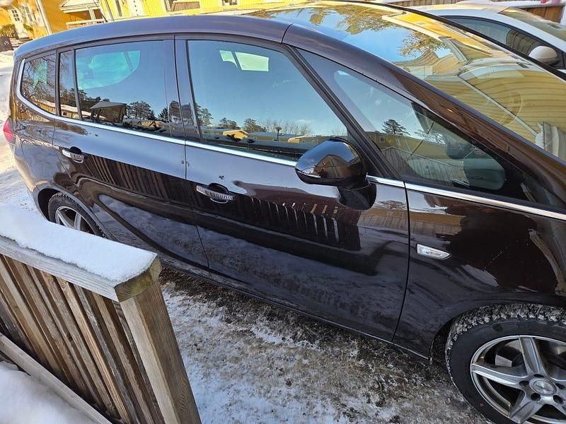 Begagnad Opel Zafira Tourer 195 HK (143 kW) 2013 Minibuss