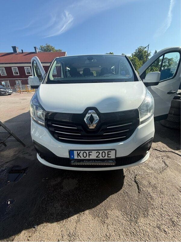 Gul Begagnad 2019 Renault Trafic Van | 140 000 kr - Bild 1/4