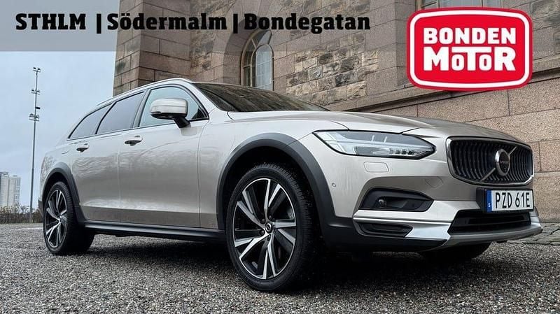 Begagnad Volvo V90 CC 197 HK (144 kW) 2023 Ljusgrå Kombi