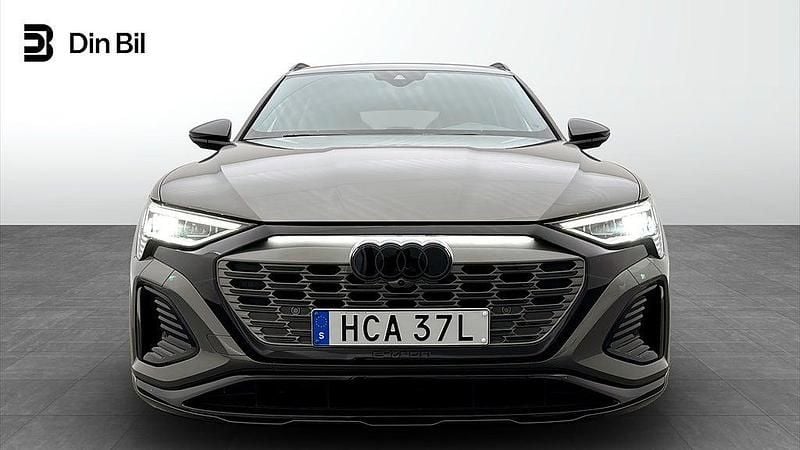 Begagnad Audi e-tron S-Line 300 kW (408 HK) 2023 Grå SUV