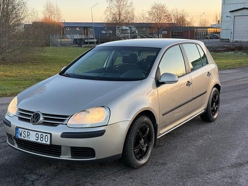 Begagnad 2005 VW Golf IV Halvkombi | 22 900 kr (Marknadspris) - Bild 1/4