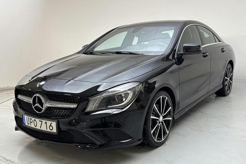Begagnad Mercedes CLA200 Urban 156 HK (114 kW) 2015 Svart