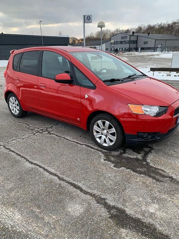 Begagnad Mitsubishi Colt 95 HK (69 kW) 2011 Halvkombi