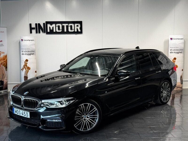 Svart Begagnad 2018 BMW 540 M Sport Kombi | 414 900 kr (Marknadspris) - Bild 1/4