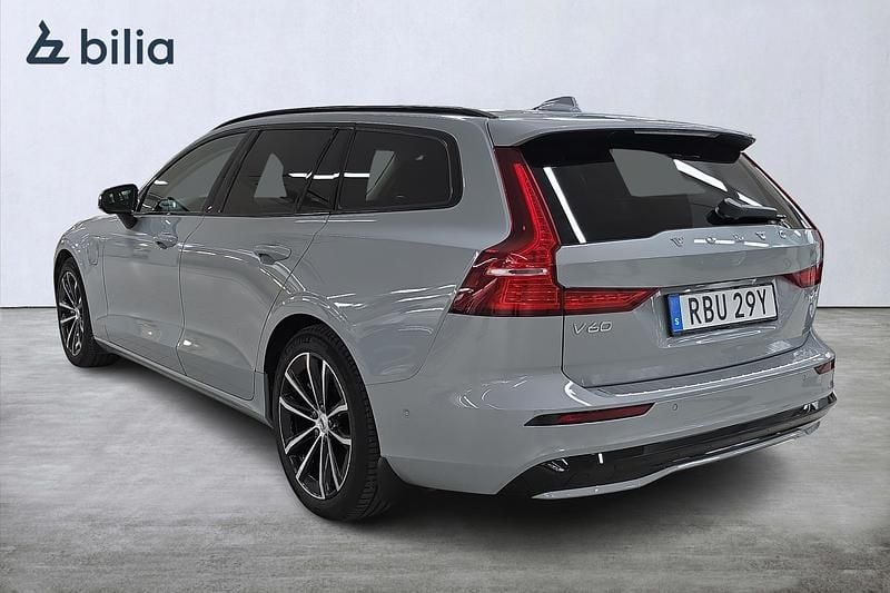 Begagnad Volvo V60 Plus 355 HK (261 kW) 2025 Grå Kombi