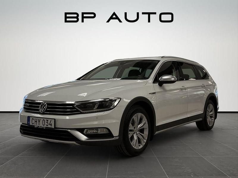 Vit Begagnad 2018 VW Passat Alltrack Kombi | 169 500 kr (Bra pris) - Bild 1/4