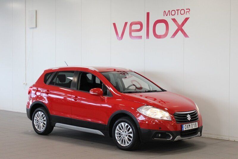 Röd Begagnad 2015 Suzuki SX4 S-Cross SUV | 99 900 kr (Marknadspris) - Bild 1/4