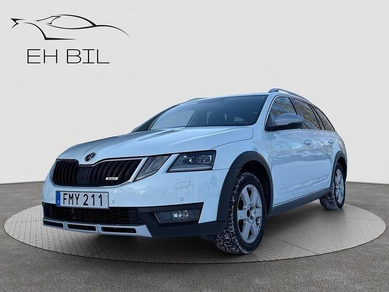 Begagnad Skoda Octavia Scout 184 HK (135 kW) 2018 Vit Kombi