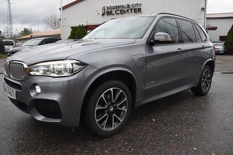 Grå Begagnad 2018 BMW X5 M Sport SUV | 319 900 kr (Bra pris) - Bild 1/4