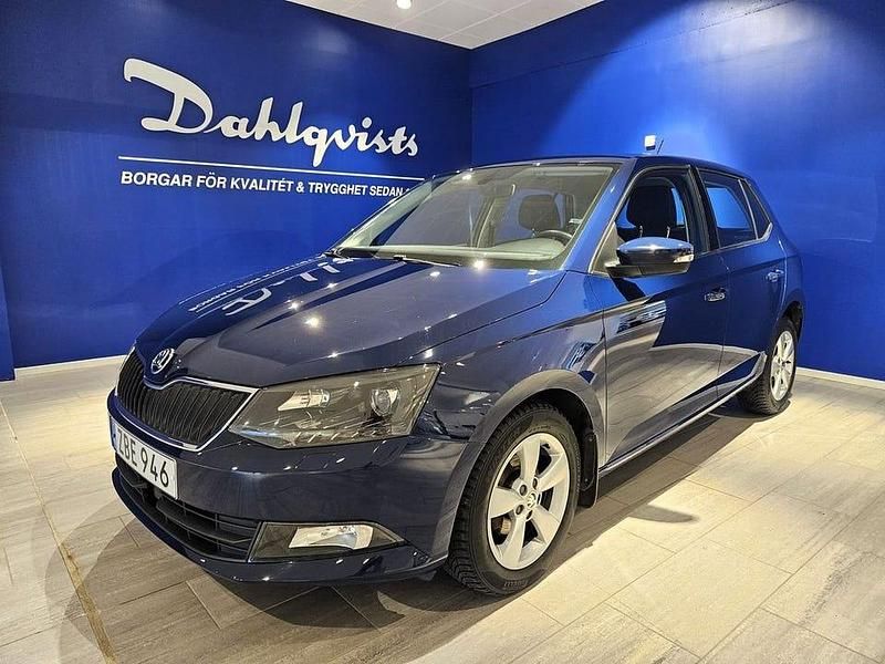 Blå Begagnad 2017 Skoda Fabia Halvkombi | 124 000 kr (Marknadspris) - Bild 1/4