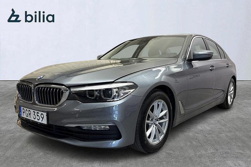 Blå Begagnad 2017 BMW 520 Sedan | 209 000 kr (Marknadspris) - Bild 1/4
