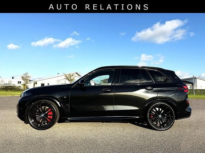 Begagnad BMW X5 M Sport 490 HK (360 kW) 2024 Svart black sapphire metallic SUV