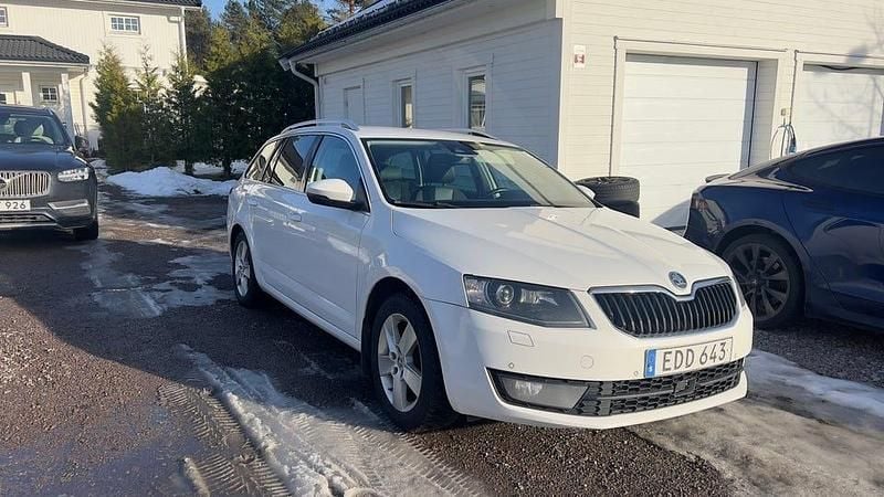 Begagnad Skoda Octavia 150 HK (110 kW) 2014 Halvkombi