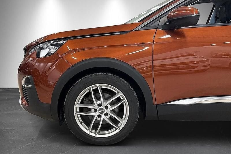 Begagnad Peugeot 3008 Allure 120 HK (88 kW) 2016 Brun SUV