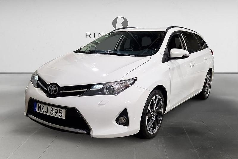 Vit Begagnad 2014 Toyota Auris Touring Sports Edition Kombi | 99 900 kr (Marknadspris) - Bild 1/3