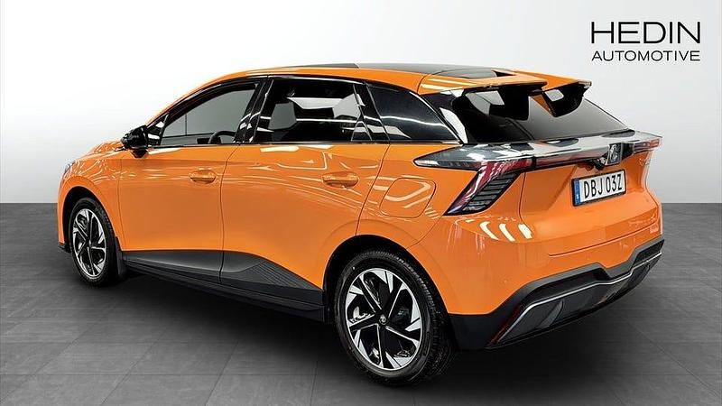 Begagnad MG MG4 EV Luxury 150 kW (204 HK) 2022 Orange Halvkombi