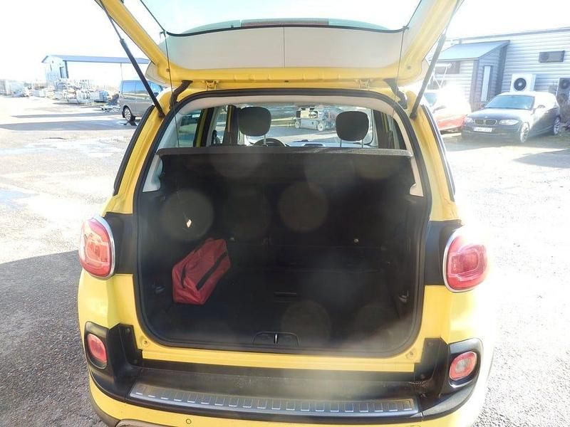 Begagnad Fiat 500L Cross 84 HK (61 kW) 2014 Gul Minibuss