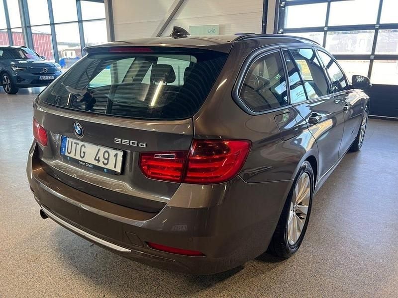 Begagnad BMW 320 184 HK (135 kW) 2013 Brun Kombi