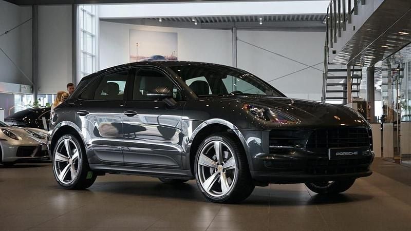 Mörkgrå (grå) Begagnad 2020 Porsche Macan S SUV | 499 000 kr (Bra pris) - Bild 1/4