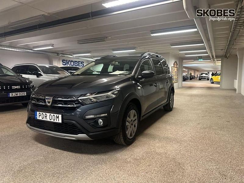 Begagnad Dacia Jogger Comfort 112 HK (82 kW) 2023 Grå Minibuss