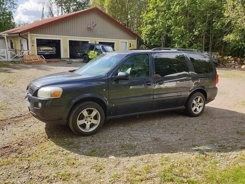 Grå Begagnad 2008 Chevrolet Uplander Minibuss | 10 000 kr - Bild 1/4