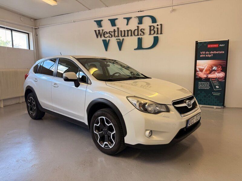 Vit Begagnad 2012 Subaru XV SUV | 69 900 kr (Marknadspris) - Bild 1/4