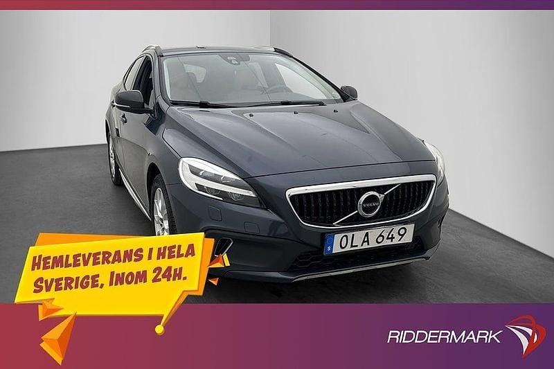 Mblå Begagnad 2017 Volvo V40 CC Summum Kombi | 194 900 kr (Marknadspris) - Bild 1/3