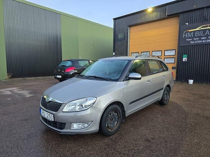 Brun Begagnad 2011 Skoda Fabia Elegance Kombi | 39 900 kr (Bra pris) - Bild 1/4