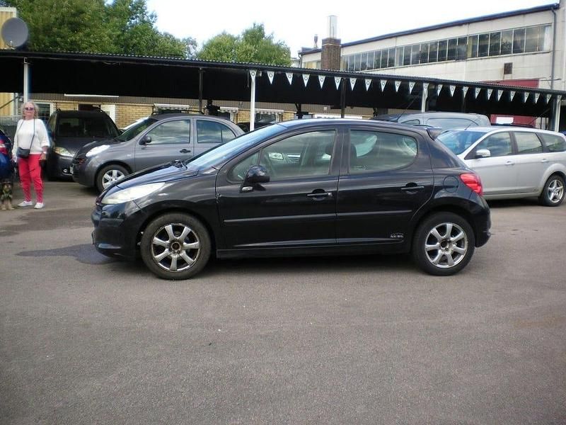 Begagnad Peugeot 207 89 HK (65 kW) 2007 Svart Halvkombi