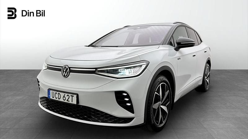 Vit (glacier white metallic bl) Begagnad 2023 VW ID.4 GTX SUV | 389 900 kr (Bra pris) - Bild 1/4