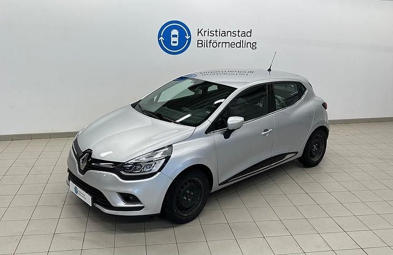 Begagnad Renault Clio IV Intens 90 HK (66 kW) 2019 Silver Halvkombi