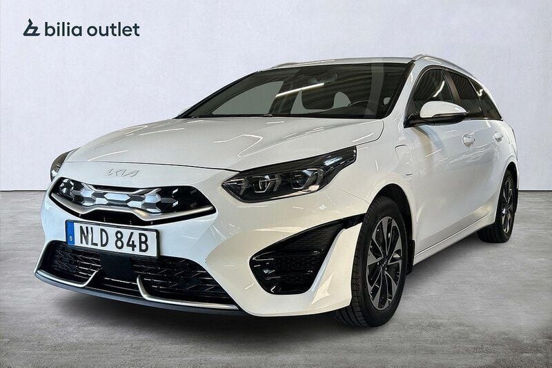 Vit Begagnad 2022 Kia Ceed Sportswagon Advance Kombi | 209 900 kr (Marknadspris) - Bild 1/3