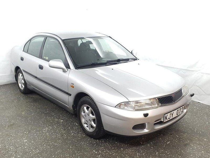 Begagnad 1999 Mitsubishi Carisma Halvkombi | 9 900 kr - Bild 1/4