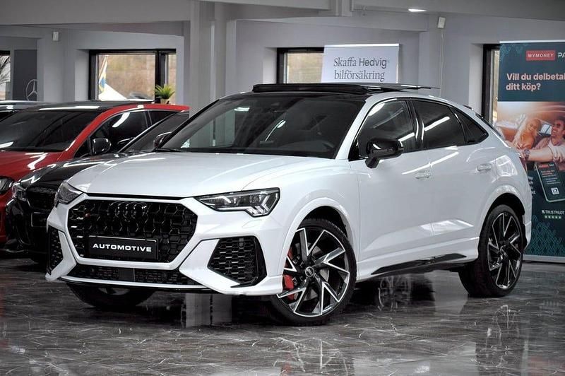 Vit Begagnad 2023 Audi RS Q3 SUV | 749 900 kr - Bild 1/4