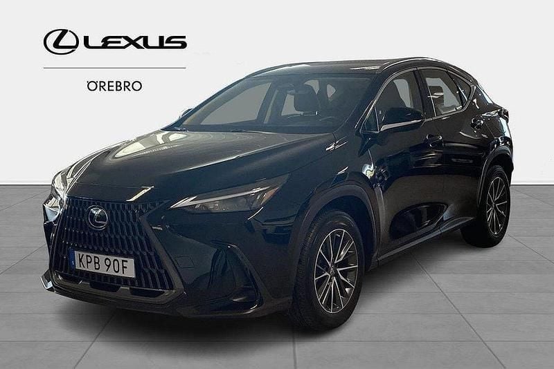 Svart Begagnad 2023 Lexus NX350h SUV | 399 900 kr (Marknadspris) - Bild 1/4
