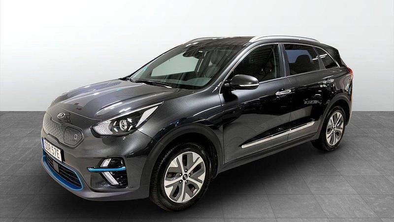 Grå (grey) Begagnad 2021 Kia e-Niro 2 SUV | 239 900 kr (Marknadspris) - Bild 1/4