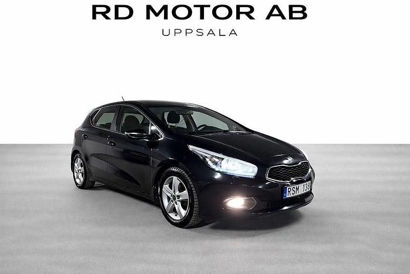 Begagnad Kia Ceed Comfort 110 HK (80 kW) 2013 Svart Halvkombi