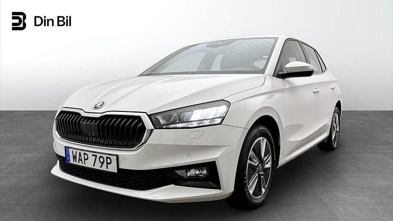 Vit Begagnad 2023 Skoda Fabia Comfort Halvkombi | 203 900 kr (Marknadspris) - Bild 1/1