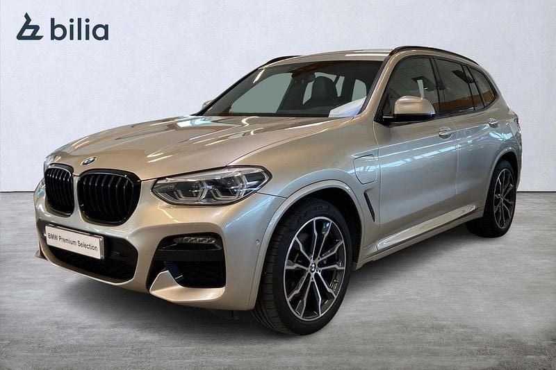Ljusgrå (grå) Begagnad 2021 BMW X3 M Sport SUV | 399 000 kr (Superpris) - Bild 1/4