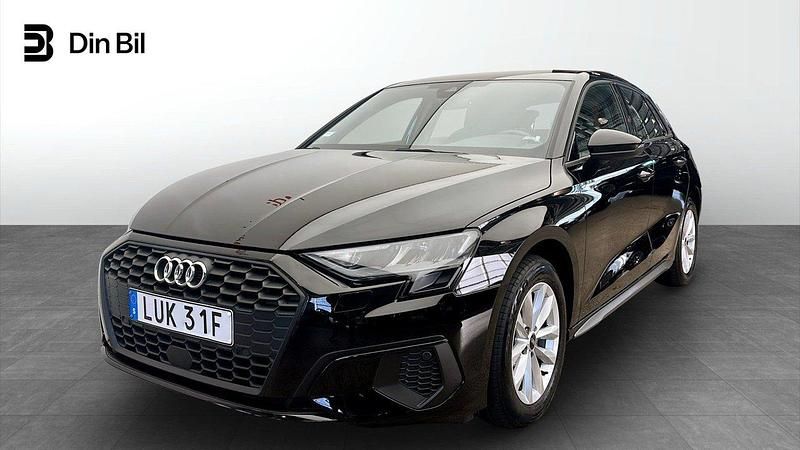 Svart Begagnad 2022 Audi A3 Sportback Proline Halvkombi | 224 000 kr (Marknadspris) - Bild 1/4
