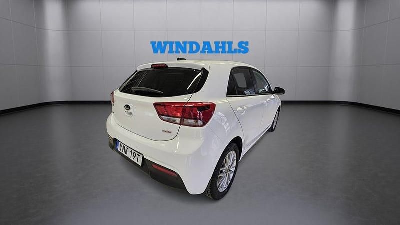 Begagnad Kia Rio Advance 121 HK (88 kW) 2020 Vit Halvkombi