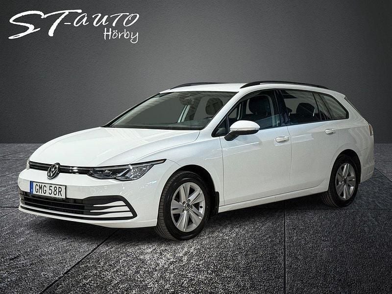 Vit Begagnad 2022 VW Golf VIII Kombi | 209 900 kr (Marknadspris) - Bild 1/4