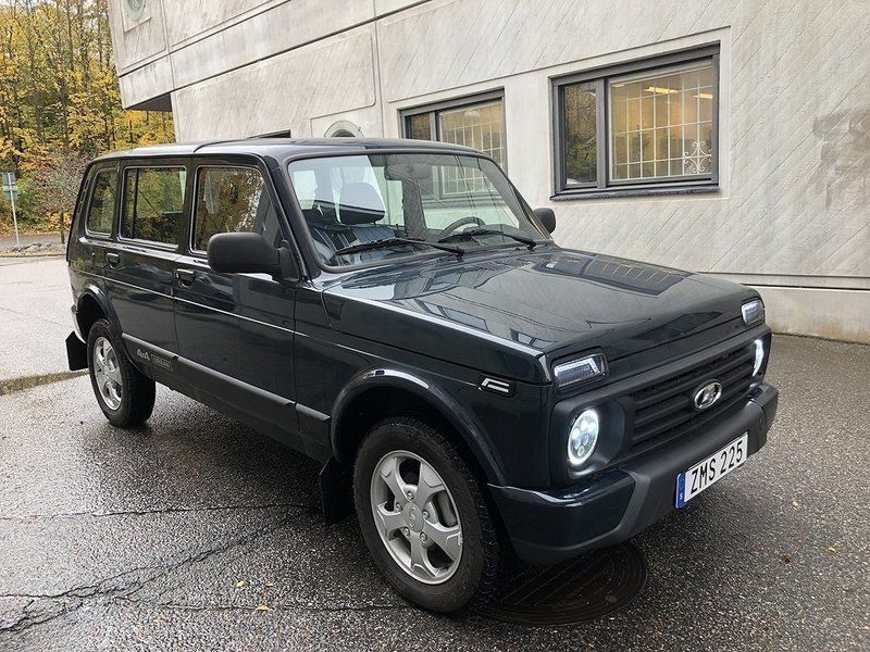 90 lada niva